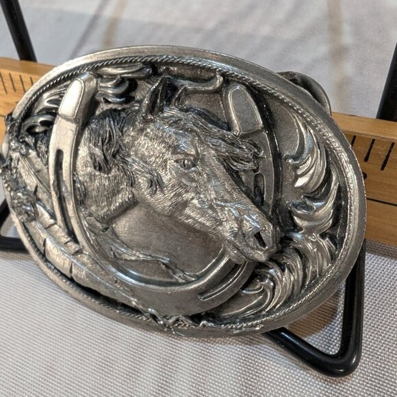 Vintage 1995 Siskiyou Buckle Co. Horse & Horseshoe Western Belt Buckle M-2 - Picture 4 of 8